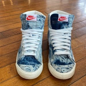 Blue jean Nike blazers